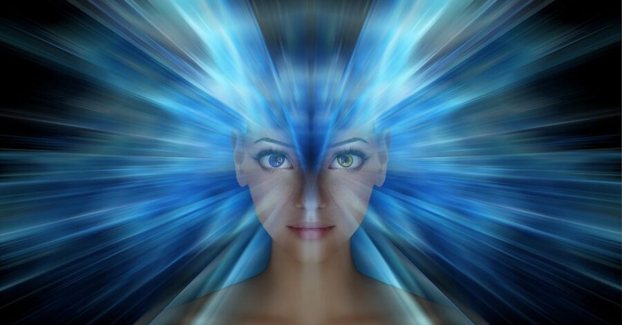 Visione concettuale di un volto umano immerso in flussi digitali: rappresentazione visiva dei dilemmi etici e funzionali dell'intelligenza artificiale