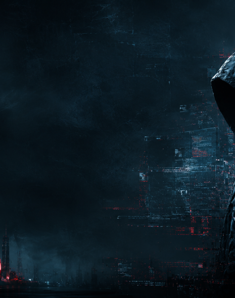 Figura incappucciata in un ambiente digitale oscuro con volti sintetici, reti neurali e skyline futuristico, immagine di copertina per un articolo sulla Dark AI e il cybercrime.